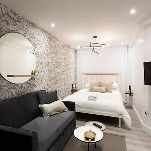 6768 - 102 Cozy And Fresh Mini With Kitchen By Denstays Appartement Montréal